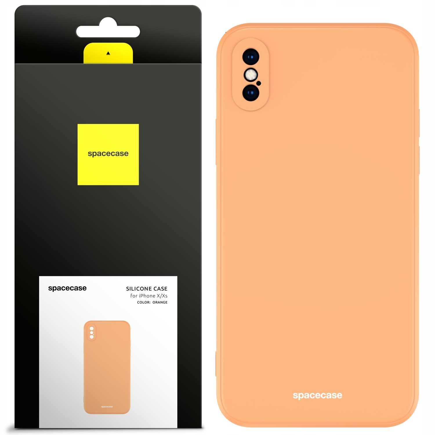 Obraz przedstawia pomarańczowe silikonowe etui na telefon z napisem \'spacecase\'. Obok znajduje się opakowanie z logo \'spacecase\' i opisem \'SILICONE CASE for iPhone X/Xs COLOR: ORANGE\'.
