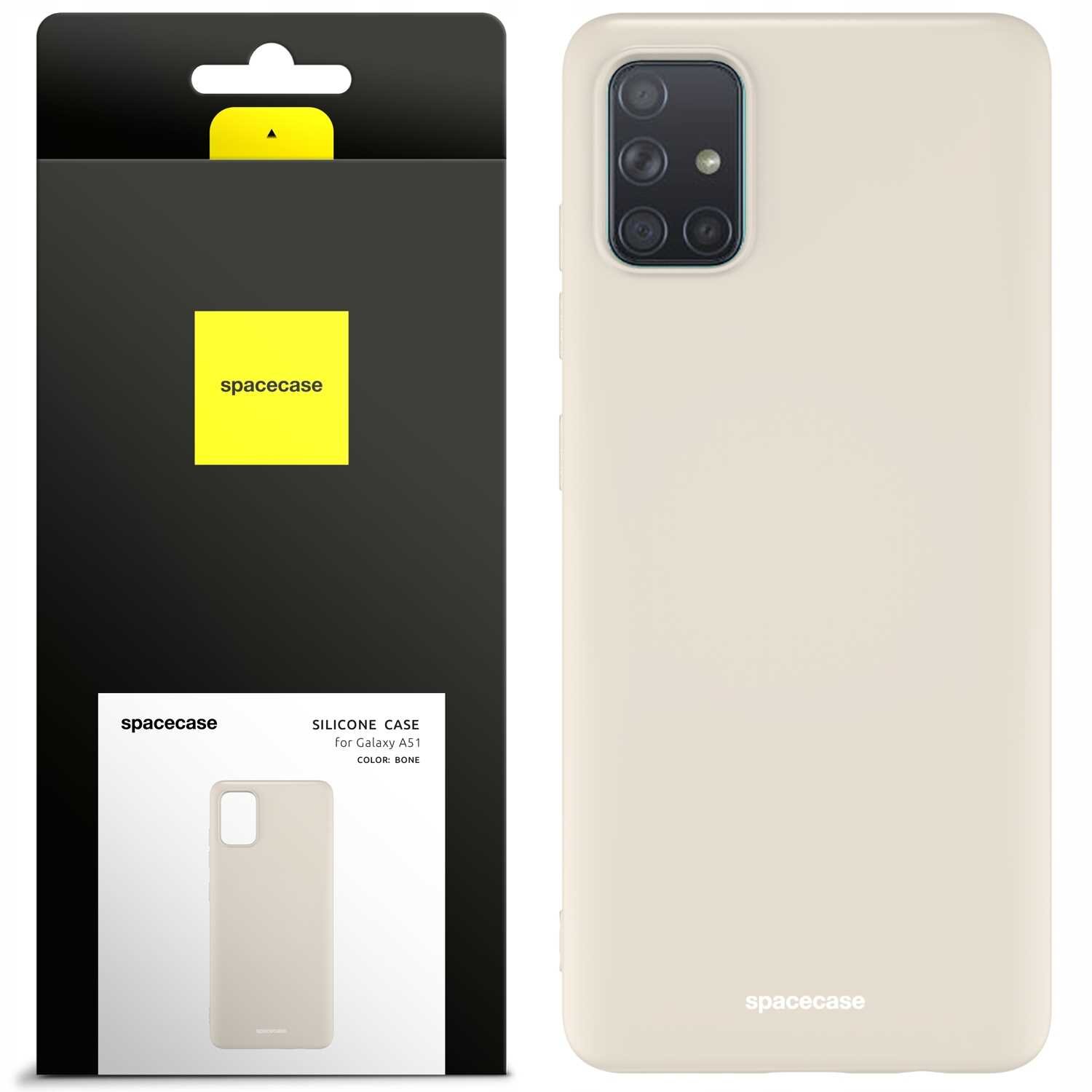 Obraz przedstawia beżowe silikonowe etui na telefon z wycięciem na aparat. Obok znajduje się opakowanie z logo \'spacecase\' i napisem \'SILICONE CASE for Galaxy A71 COLOR: BONE\'.