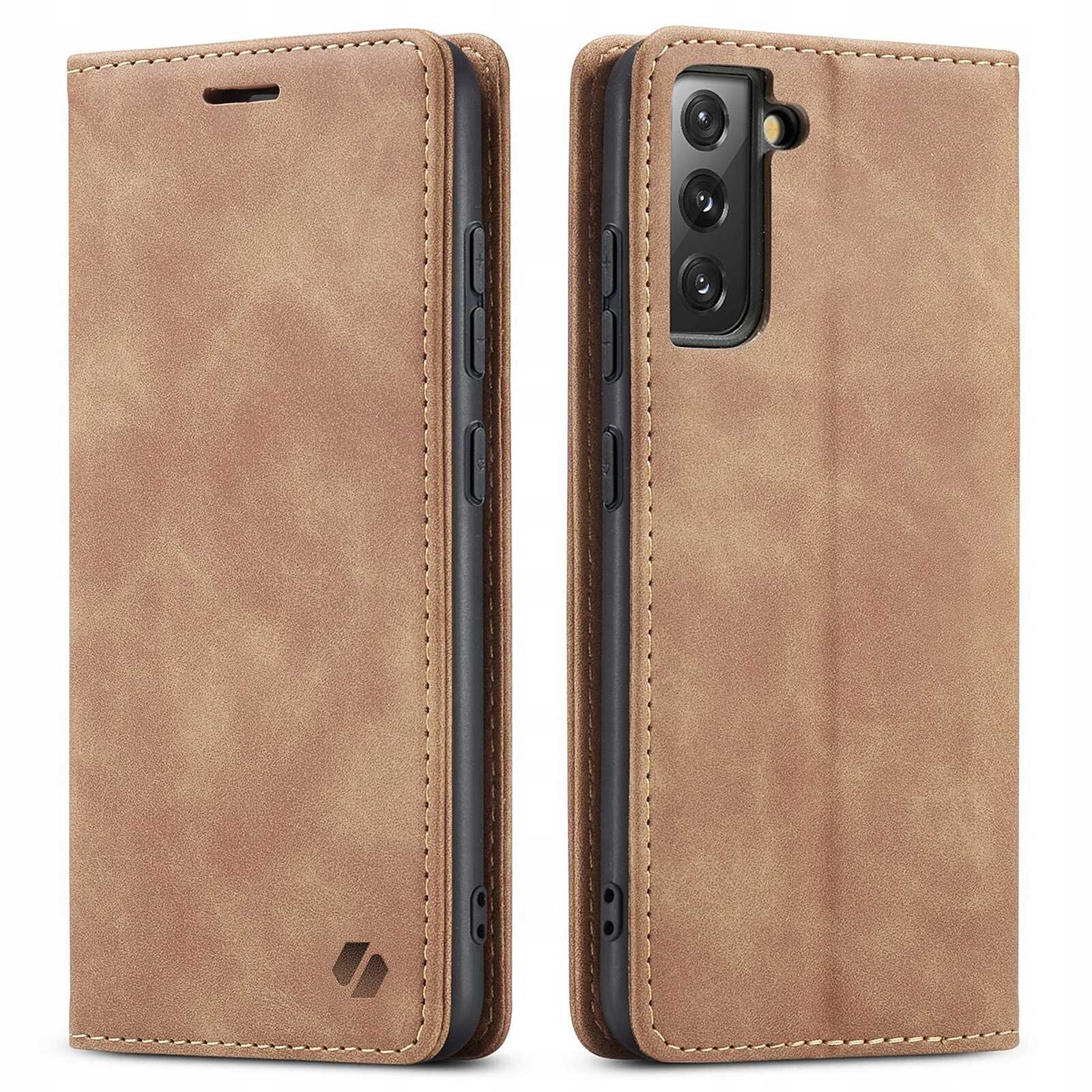 Brązowe etui z klapką do telefonu, widoczne z przodu i z tyłu, z trzema otworami na aparaty. Na dolnej części etui znajduje się logo w kształcie stylizowanej litery S.