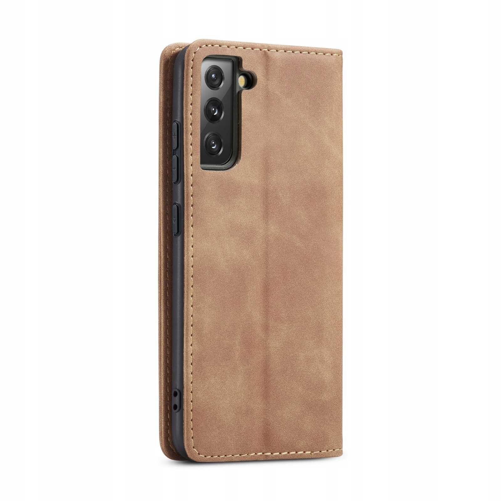 Brązowe etui z klapką na telefon z trzema widocznymi otworami na aparat. Etui ma gładką powierzchnię i widoczne przeszycia na krawędziach.