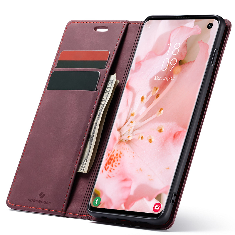 Czerwone etui z klapką na telefon, z miejscem na karty i banknoty. Na ekranie telefonu widoczny jest kwiatowy motyw oraz data \'Mon, Sep 14\'.