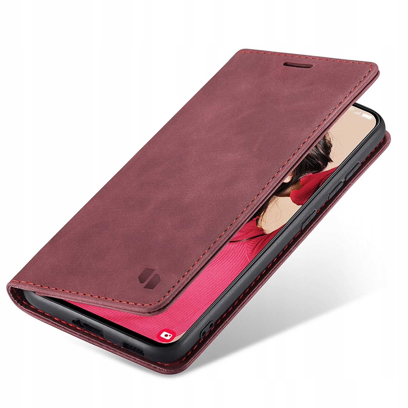 Czerwone etui z klapką na telefon, częściowo otwarte, z widocznym fragmentem ekranu telefonu. Na klapce znajduje się logo producenta.