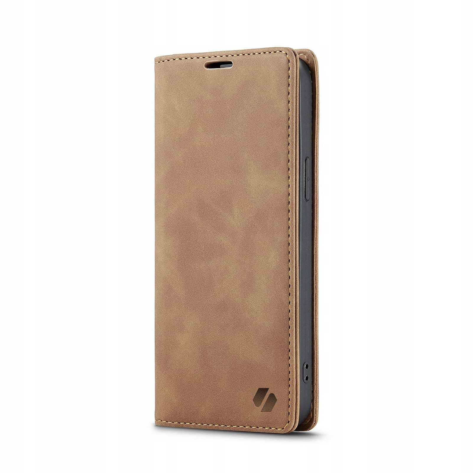 Brązowe etui z klapką na telefon, z widocznym logo w dolnym rogu. Etui jest zamknięte, a na górze znajduje się otwór na głośnik.