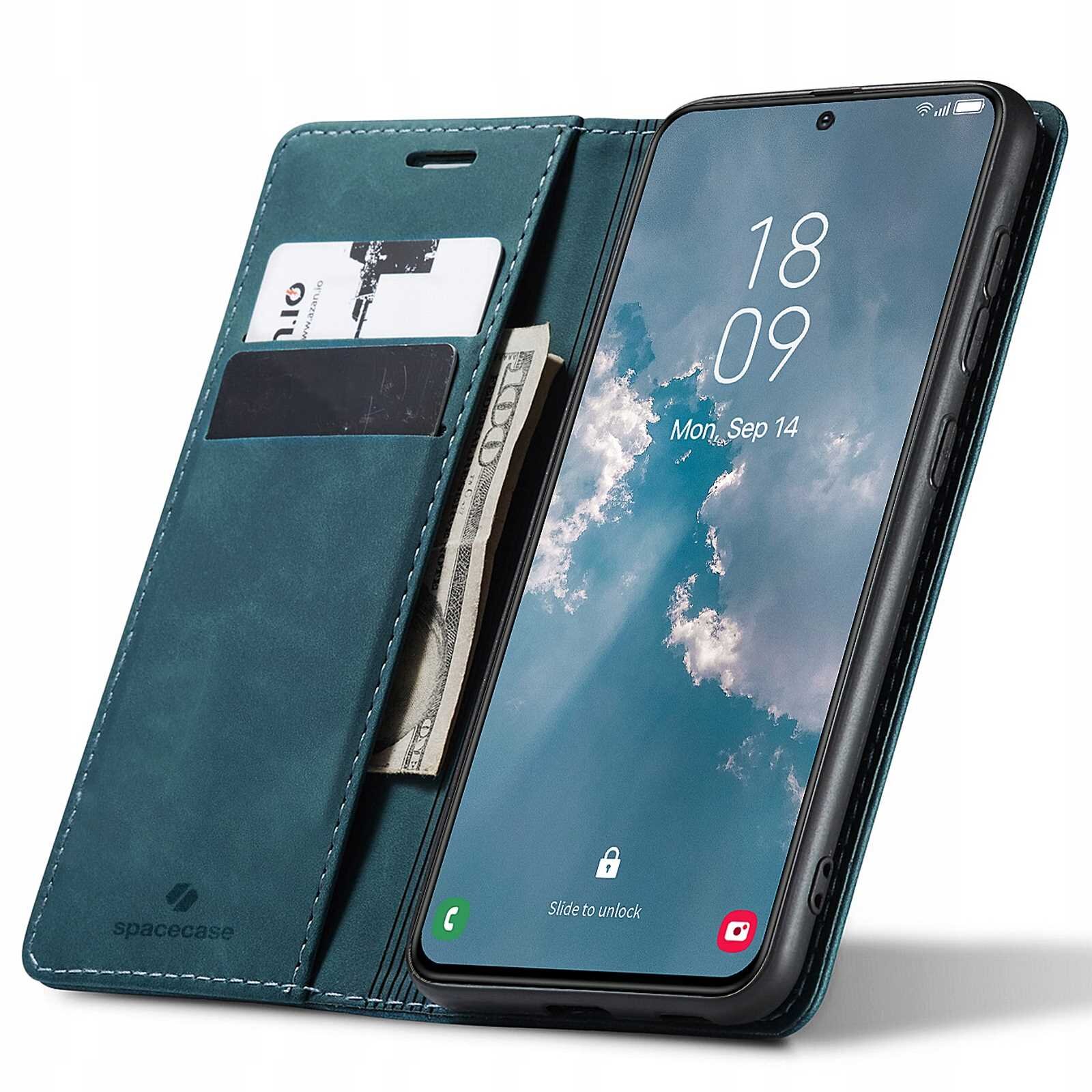 Etui z klapką w kolorze niebieskim z miejscem na karty i banknoty, obok znajduje się telefon z wyświetlaczem pokazującym godzinę 18:09 i datę Mon, Sep 14. Na etui widoczne jest logo \'spacecase\'.