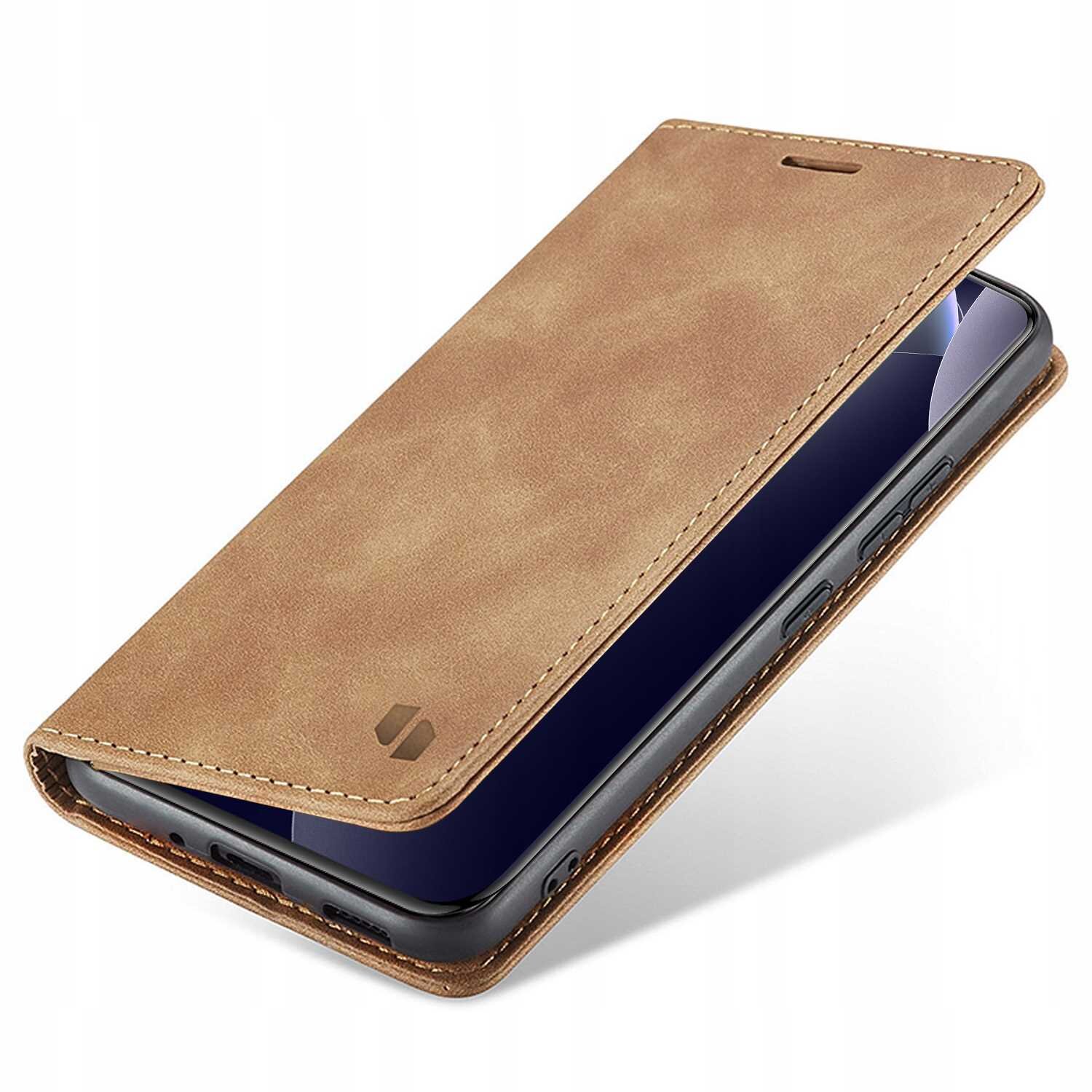 Brązowe etui z klapką na telefon, z widocznym logo producenta. Etui jest otwarte, ukazując część telefonu wewnątrz.