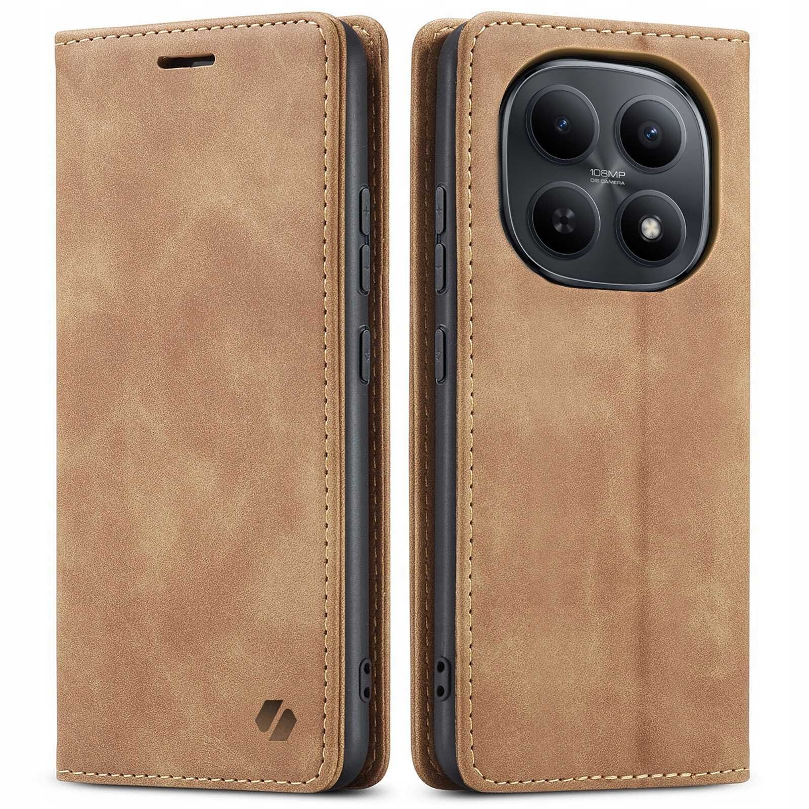 Brązowe etui z klapką do telefonu, z widocznymi przyciskami bocznymi i wycięciem na aparat. Na etui znajduje się logo w formie symbolu.