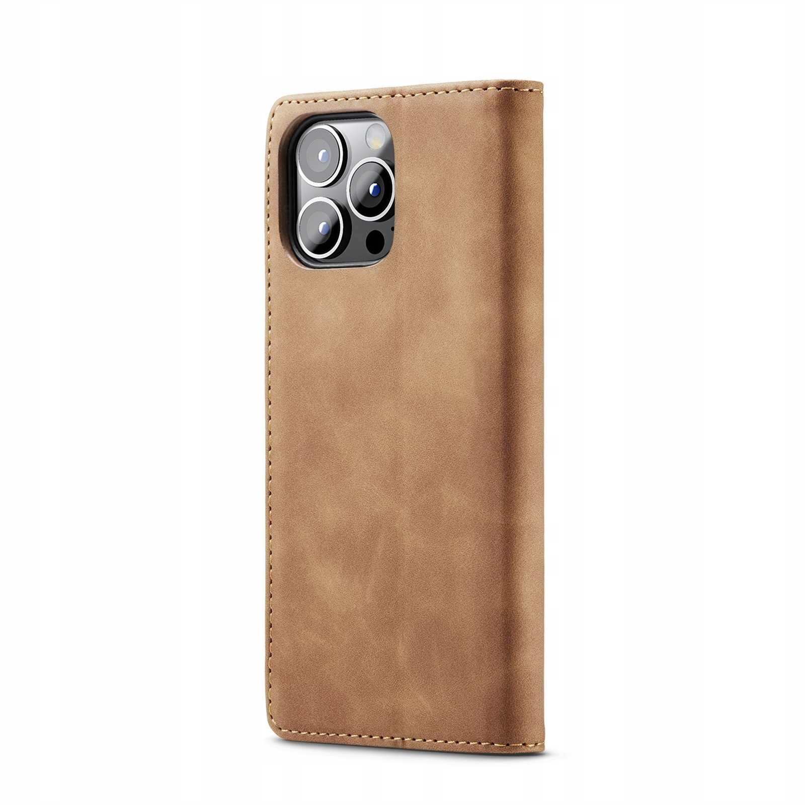 Brązowe etui z klapką na telefon z widocznymi wycięciami na aparat. Materiał wygląda na skórzany z delikatnym połyskiem.