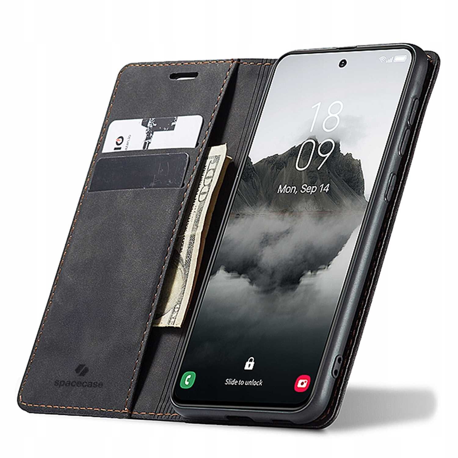 Czarne etui z klapką na telefon, z miejscem na karty i banknoty, obok którego znajduje się smartfon z wyświetlaczem pokazującym godzinę 18:09 i datę Mon, Sep 14. Na etui widoczne jest logo \'spacecase\'.