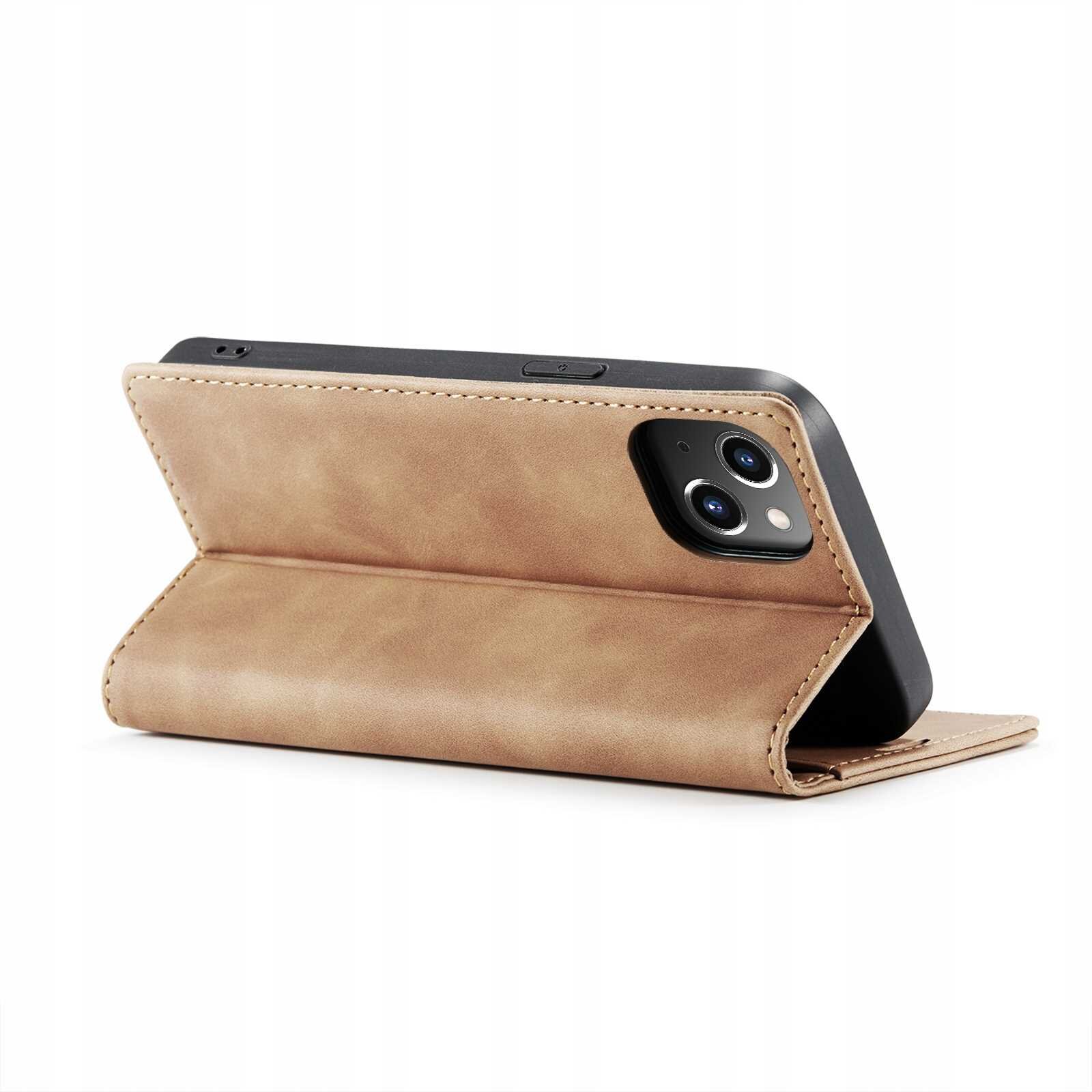 Brązowe etui z klapką do telefonu, ustawione w pozycji poziomej, z widocznymi dwoma obiektywami aparatu. Etui wykonane jest z materiału imitującego skórę.