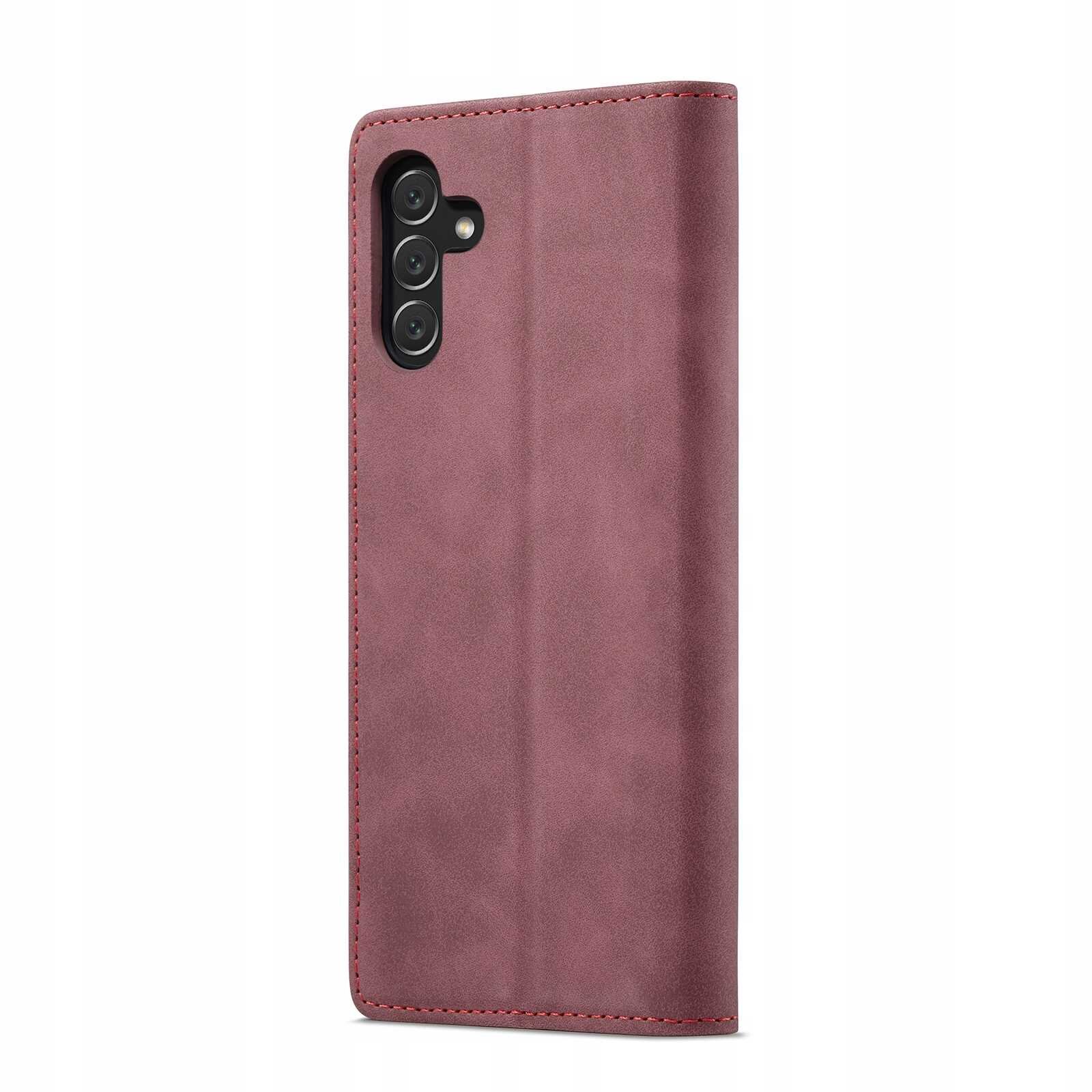 Czerwone etui z klapką na telefon, z trzema otworami na aparaty fotograficzne.