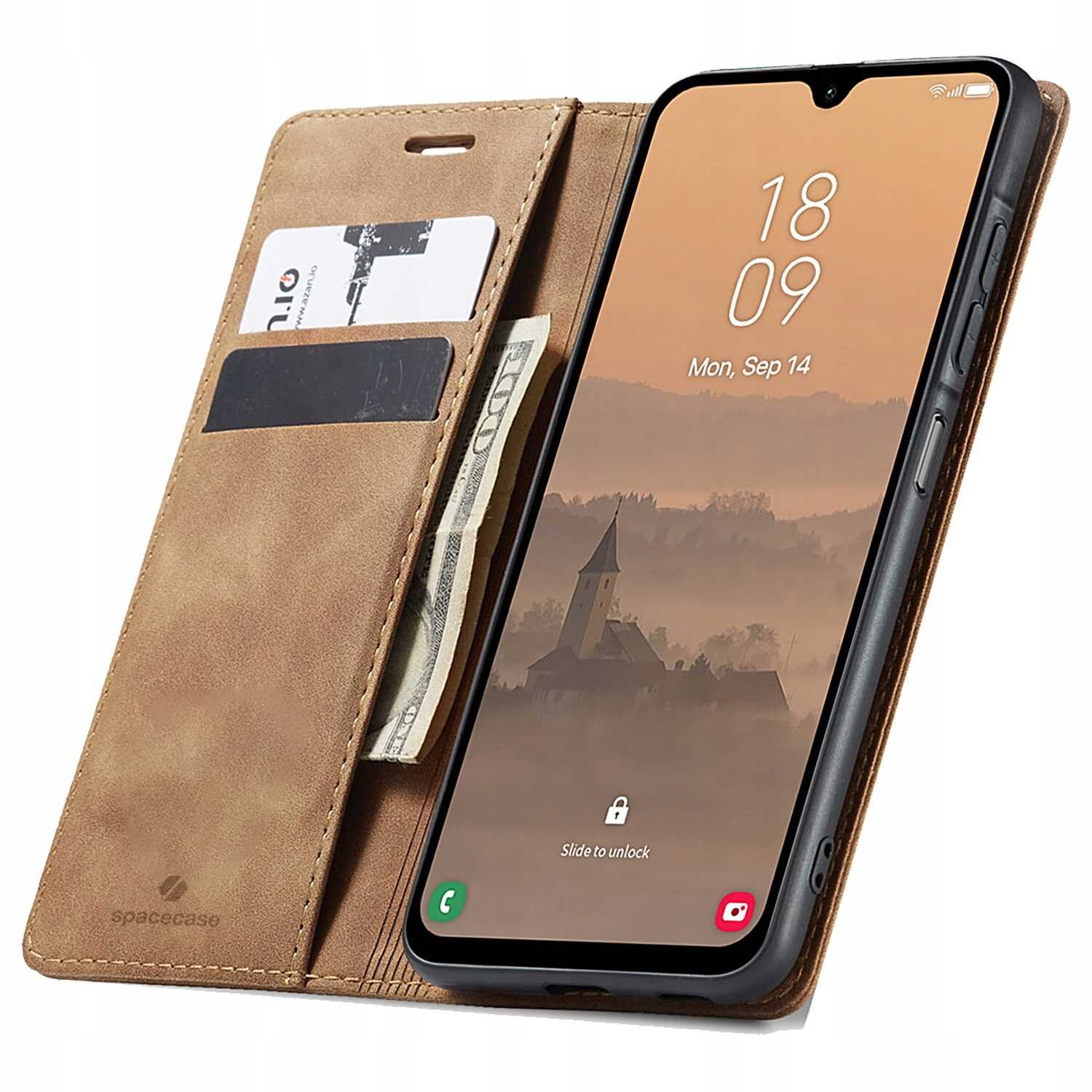 Etui z klapką w kolorze brązowym z miejscem na karty i banknoty, obok smartfon z wyświetlaczem pokazującym godzinę 18:09 i datę Mon, Sep 14. Na etui widoczne jest logo \'spacecase\'.