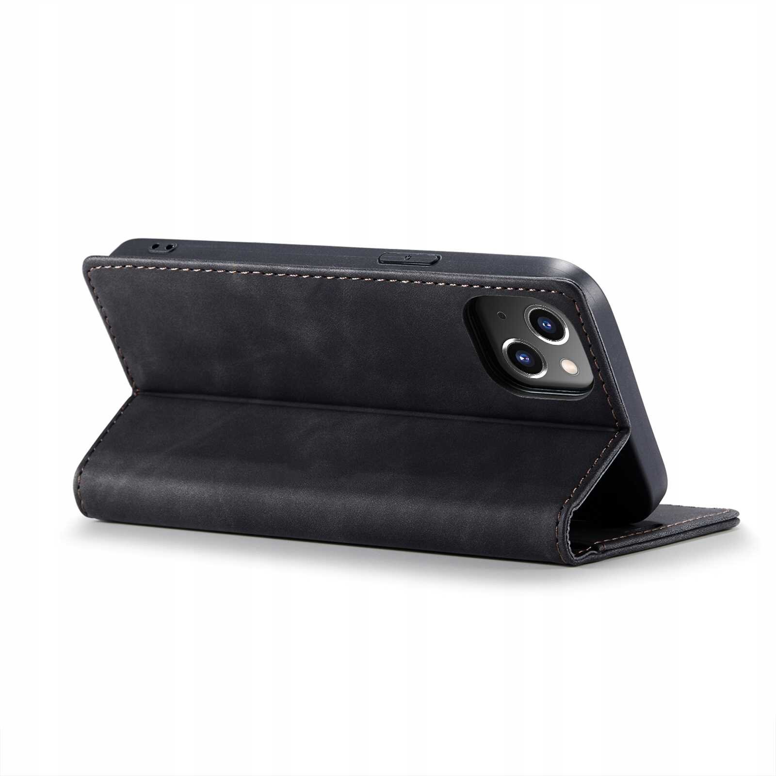 Czarne etui z klapką, ustawione w pozycji stojącej, z widocznymi dwoma obiektywami aparatu telefonu. Etui ma wykończenie z przeszyciami na krawędziach.