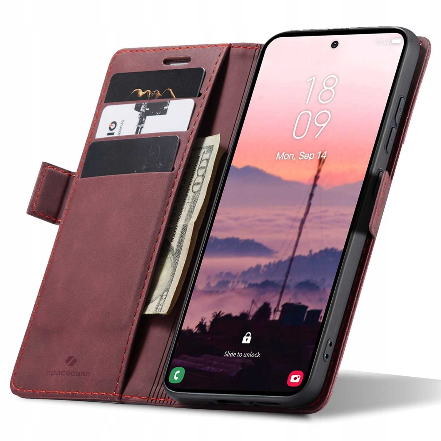 Czerwone etui z klapką na telefon, z miejscem na karty i banknoty, z widocznym logo \'spacecase\'. Telefon w etui pokazuje ekran z datą \'Mon, Sep 14\' i godziną \'18:09\'.