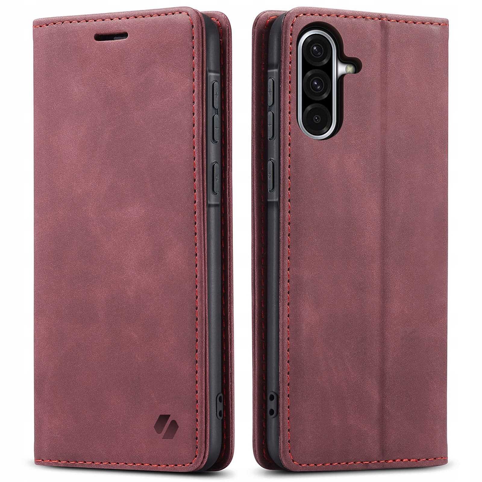 Etui z klapką w kolorze czerwonym, przeznaczone do telefonu, z widocznymi trzema otworami na aparaty. Na dolnej części etui znajduje się logo producenta.