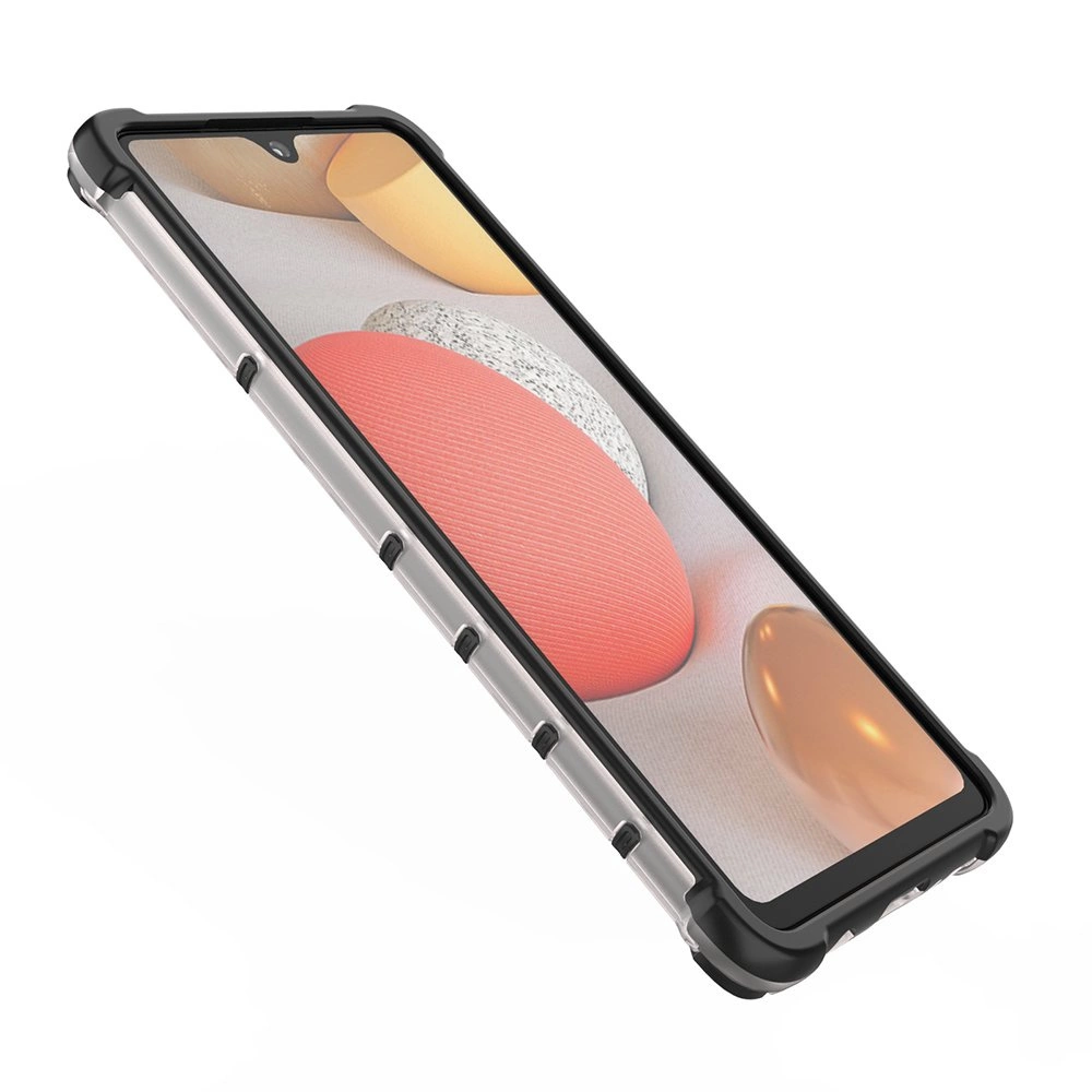 Obraz przedstawia smartfon w zielonym, pancernym etui z żelową ramką. Na ekranie widoczne są kolorowe, abstrakcyjne kształty.