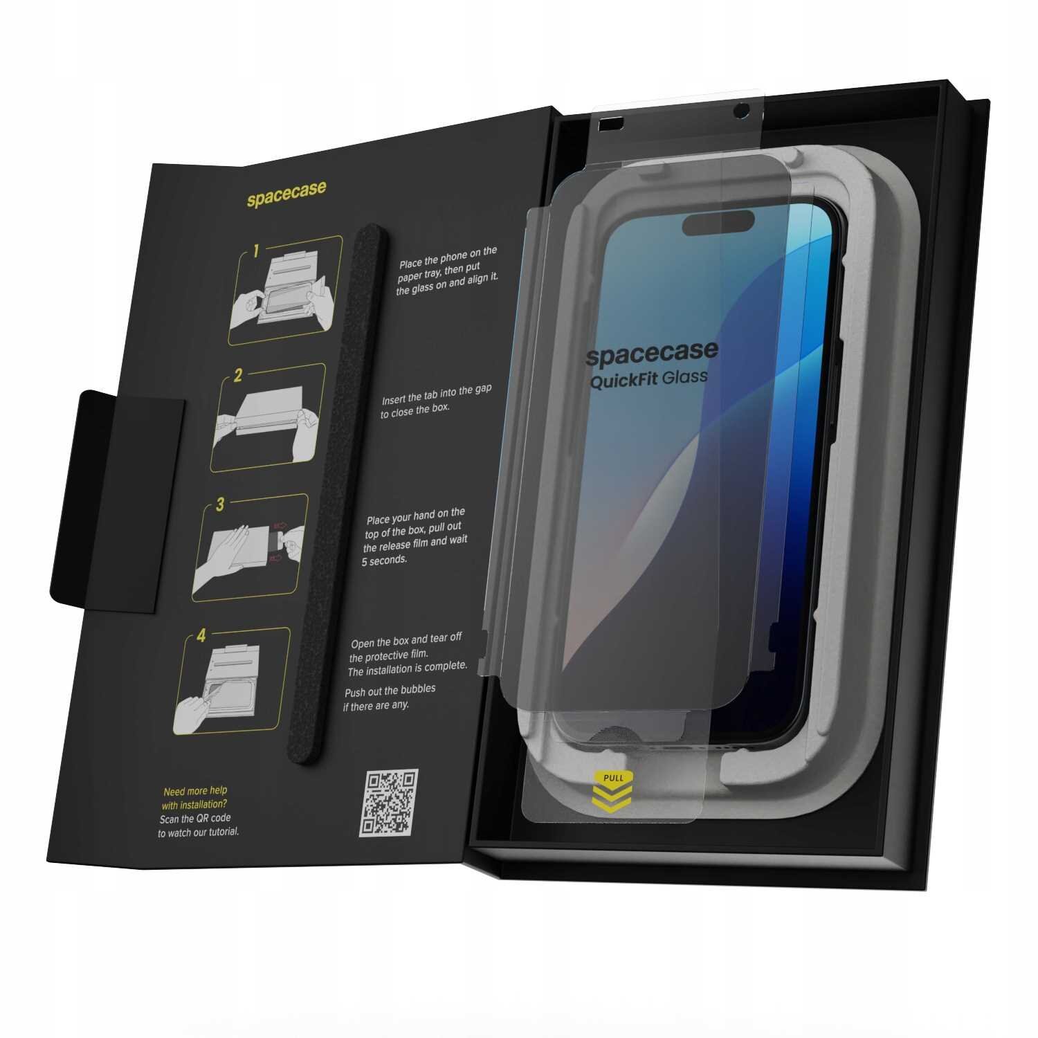 Opakowanie produktu SPACECASE QuickFit Glass z instrukcją montażu na wewnętrznej stronie. W środku widoczny jest aplikator z zamontowanym szkłem ochronnym na ekran telefonu.