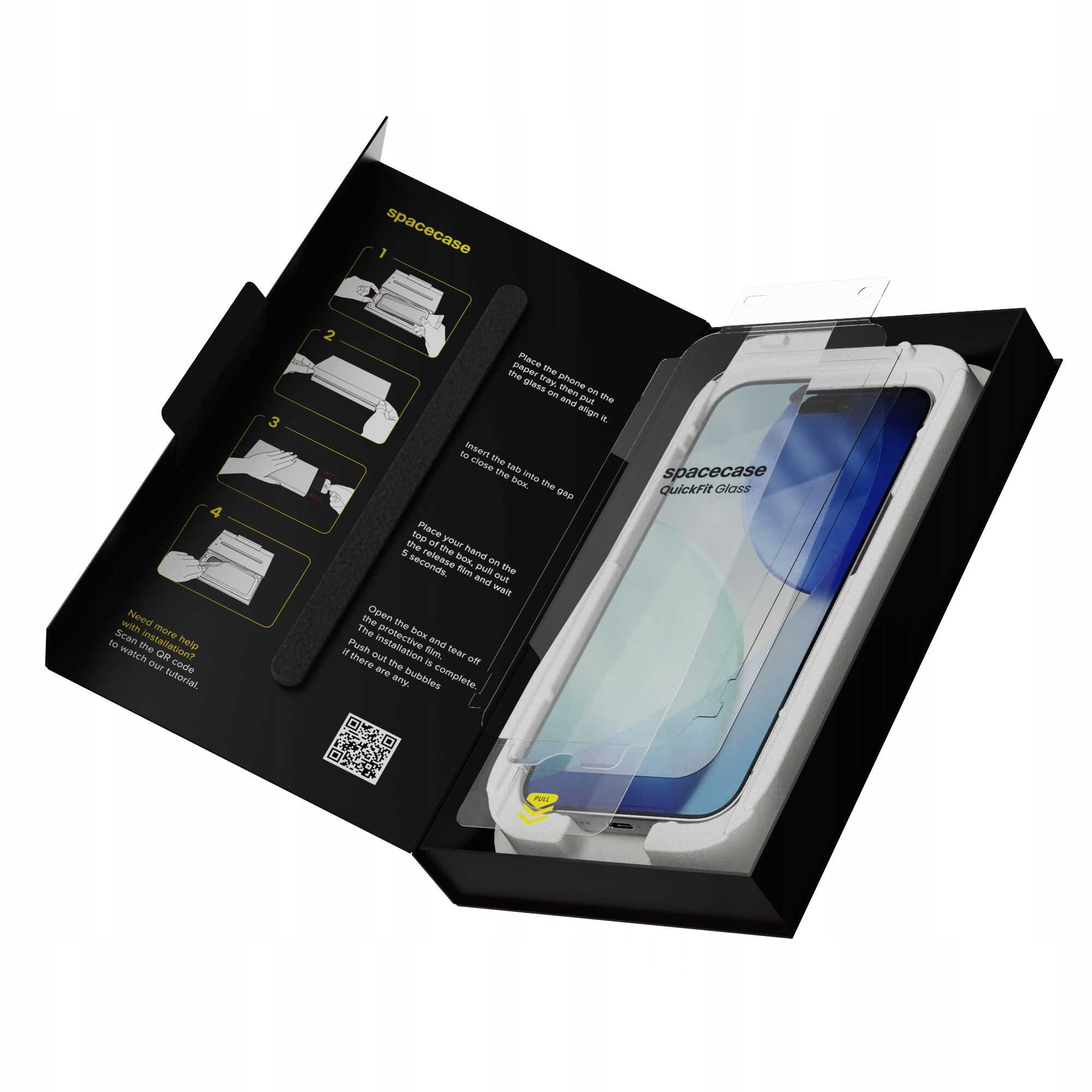 Opakowanie produktu SPACECASE QuickFit Glass z widocznym szkłem hartowanym i aplikatorem. Na wewnętrznej stronie opakowania znajdują się instrukcje montażu oraz kod QR.