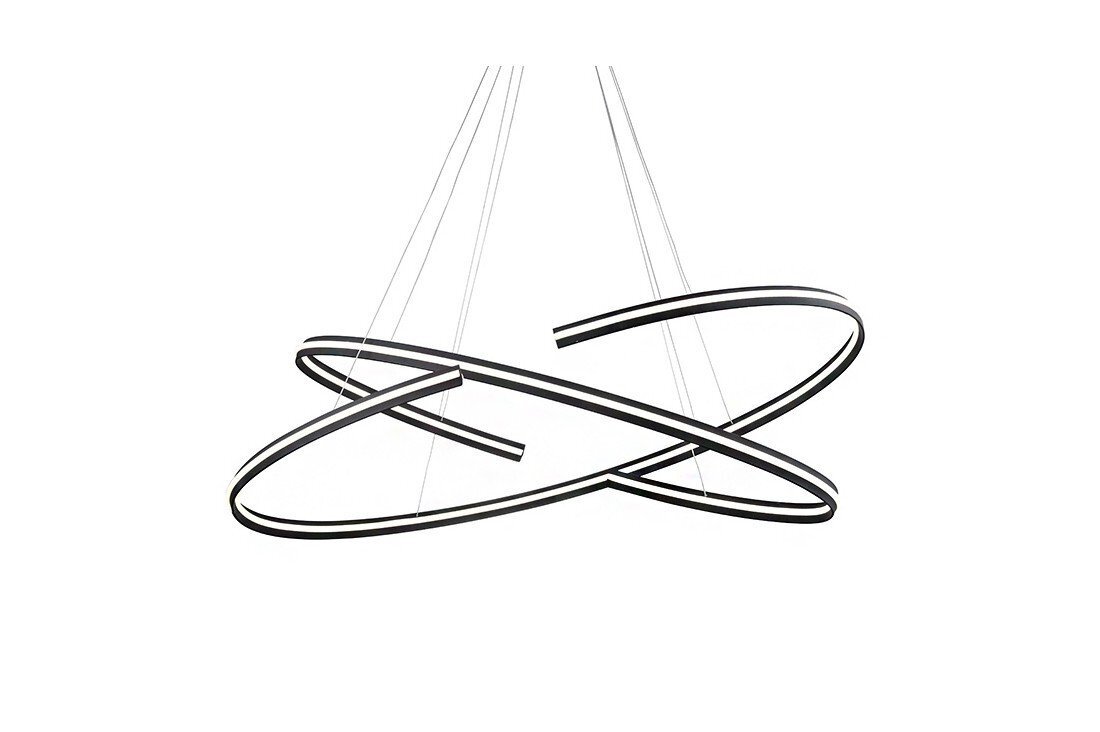 Nowoczesna lampa wisząca o geometrycznym kształcie, składająca się z kilku przecinających się pierścieni. Lampa jest zawieszona na cienkich linkach i ma czarno-białe wykończenie.
