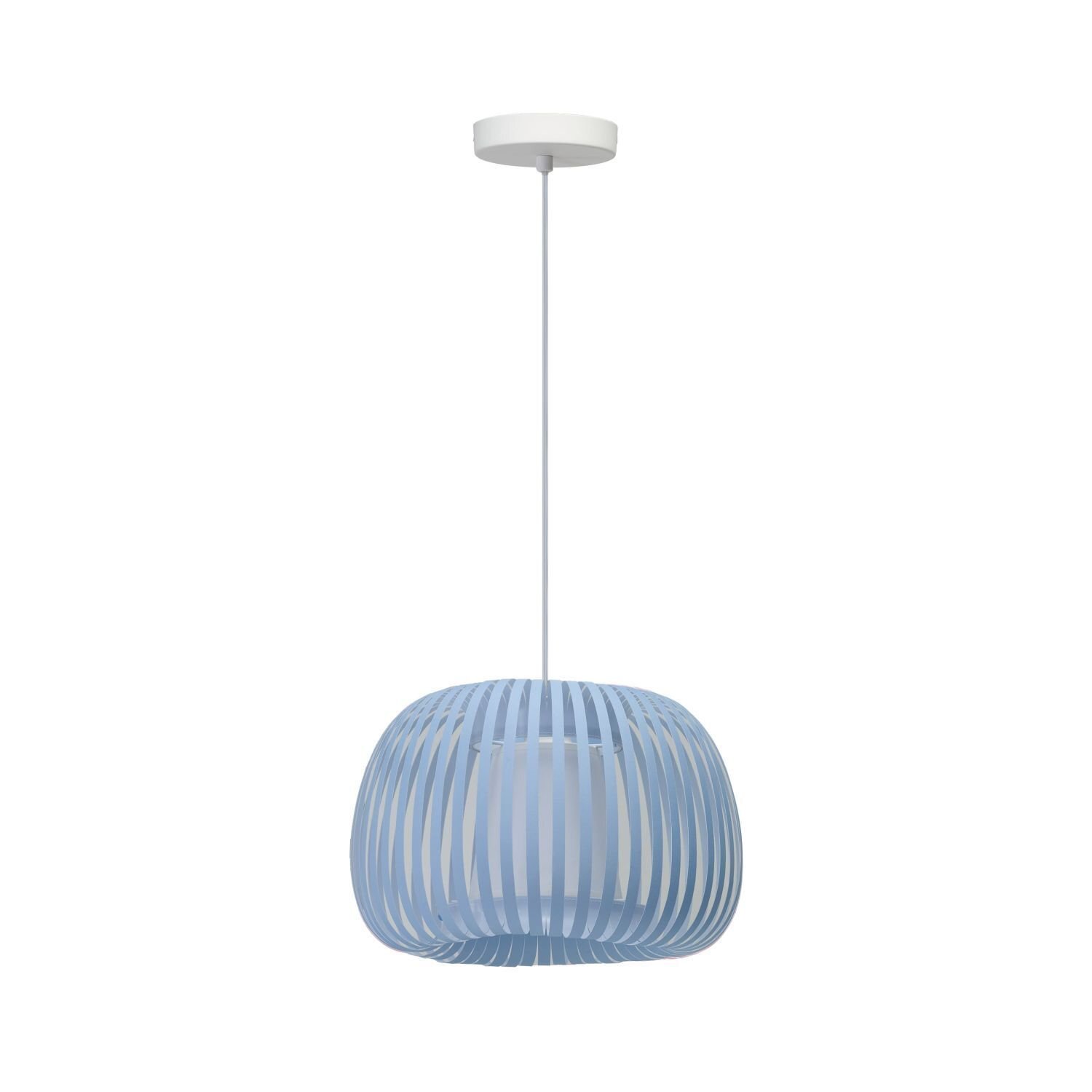 Niebieska lampa wisząca o ażurowej konstrukcji z białym przewodem i podsufitką. Lampa ma nowoczesny design z regularnymi, pionowymi szczelinami.