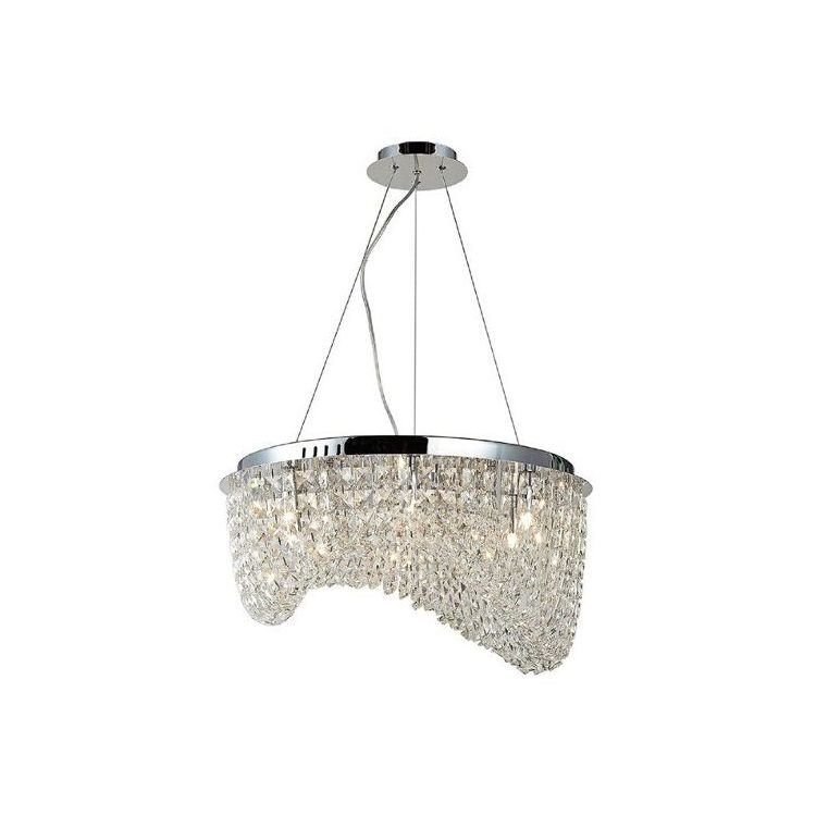 Lampa wisząca z chromowanym wykończeniem i kryształowymi elementami, zawieszona na cienkich linkach. Konstrukcja ma falisty kształt, a światło przenika przez liczne kryształki.