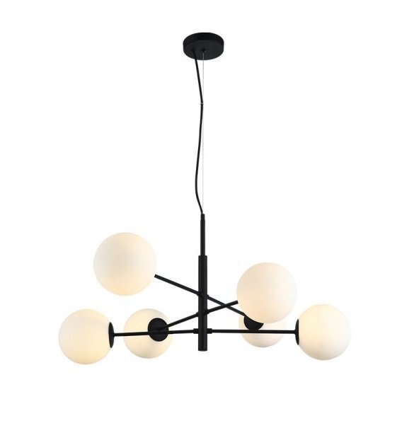Lampa wisząca z sześcioma kulistymi kloszami w kolorze białym, zamocowana na czarnym stelażu. Lampa jest zawieszona na cienkim przewodzie z czarną podsufitką.