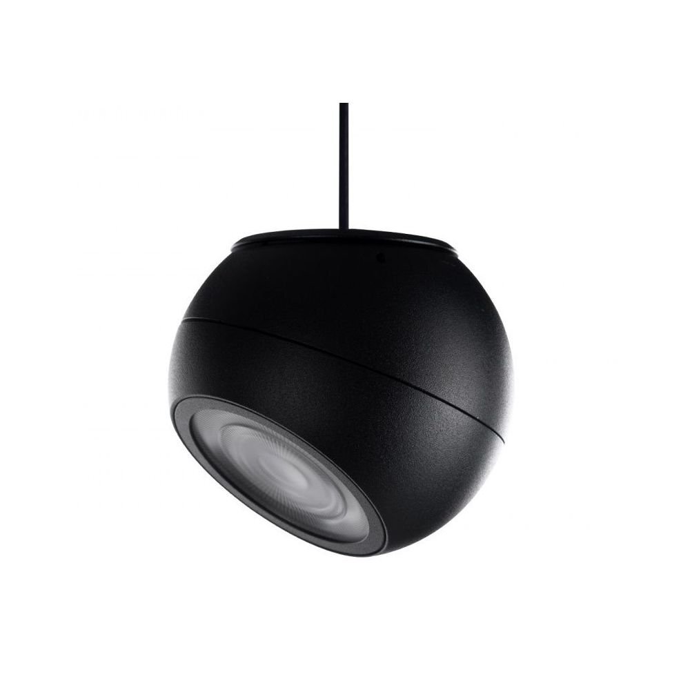 Czarna, kulista lampa wisząca z widocznym źródłem światła na spodzie. Lampa jest zawieszona na cienkim przewodzie.
