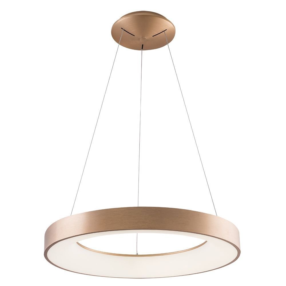 Na obrazie widoczna jest nowoczesna lampa wisząca w kształcie okręgu, zawieszona na cienkich linkach. Lampa ma metaliczne wykończenie i emituje ciepłe światło.