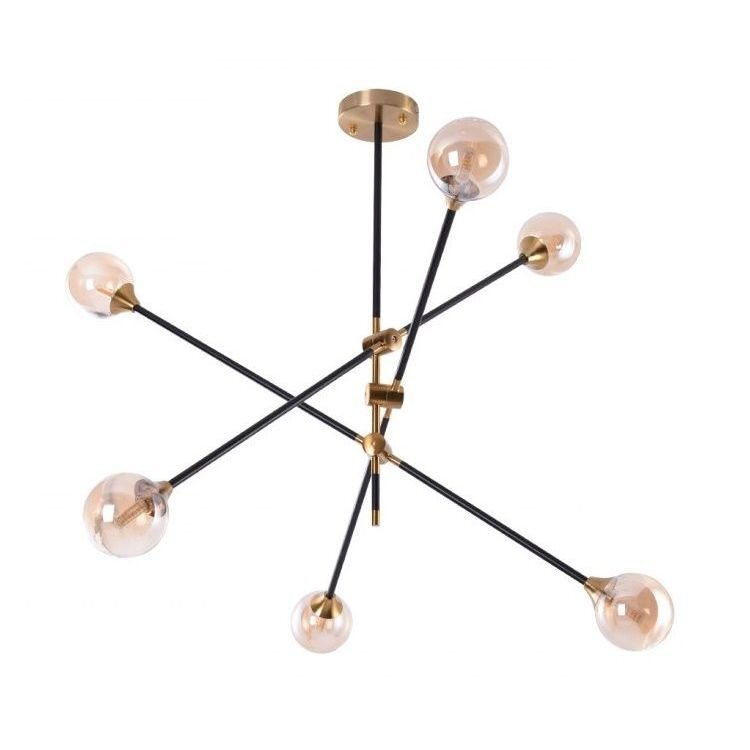 Lampa wisząca z sześcioma punktami świetlnymi, z czarnymi ramionami i złotymi elementami, zakończona przezroczystymi kloszami. Konstrukcja przypomina geometryczny kształt z centralnym punktem mocowania.