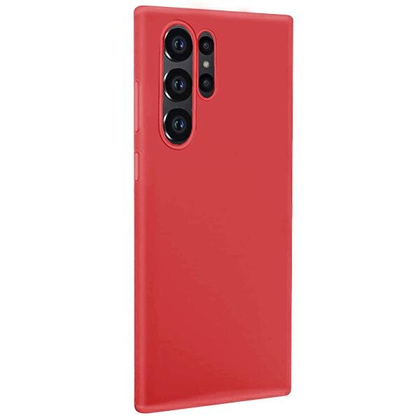Czerwone etui na telefon z trzema wycięciami na aparaty fotograficzne i jednym na dodatkowy sensor.