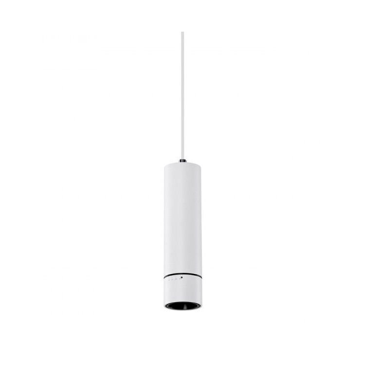 Biała, cylindryczna lampa wisząca z czarnym wnętrzem dolnej części. Lampa jest zawieszona na cienkim przewodzie.