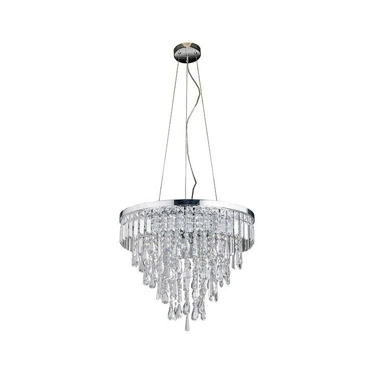 Lampa wisząca z okrągłą, metalową oprawą i zwisającymi kryształkami, zawieszona na cienkich linkach. Tło jest jednolite i białe.
