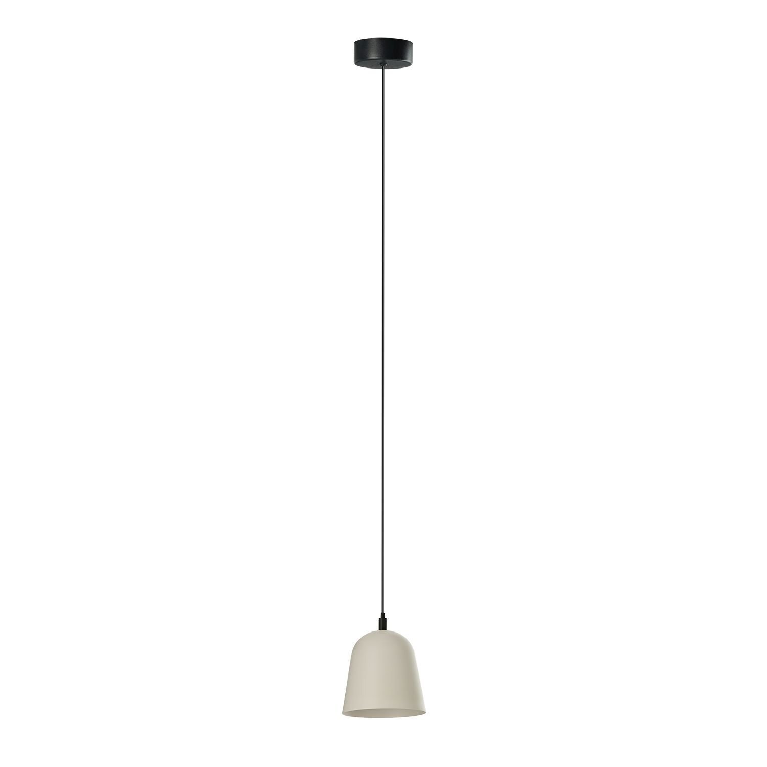 Biała metalowa lampa wisząca w kształcie tuby z widoczną żarówką na dole, zawieszona na cienkim przewodzie na białym tle.