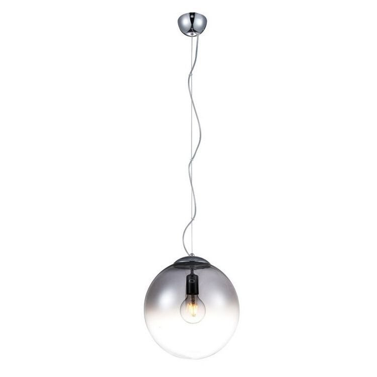 Lampa wisząca z przezroczystym, kulistym kloszem i widoczną żarówką wewnątrz. Lampa zawieszona jest na cienkim kablu z metalowym mocowaniem sufitowym.