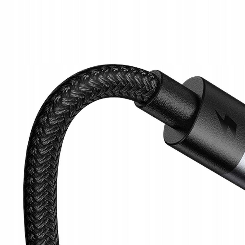 Obraz przedstawia czarny, pleciony kabel USB z metalową końcówką, na której widoczny jest symbol błyskawicy.