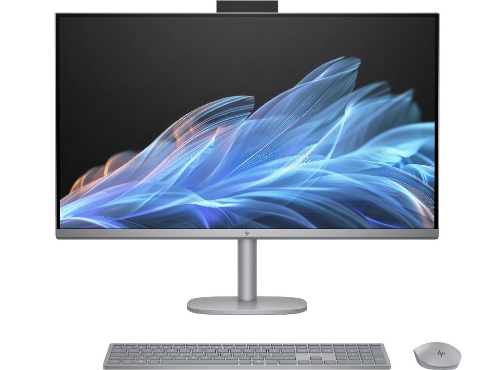 Komputer All in One HP OmniStudio X 32-C0005NW Widok od przodu na zestaw komputerowy złożony z monitora z kamerą internetową, płaskiej klawiatury oraz myszy bezprzewodowej