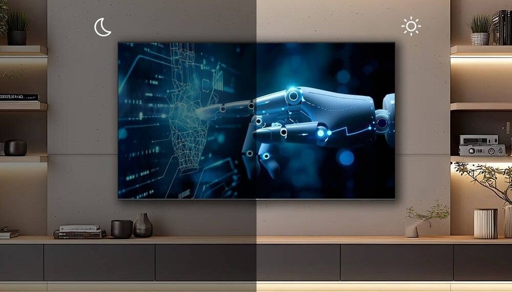 HAIER H55S85GUX Dolby Vision HDR10 plus dynamiczne HDR bogactwo detali, telewizor zawieszony na ścianie w pomieszczeniu