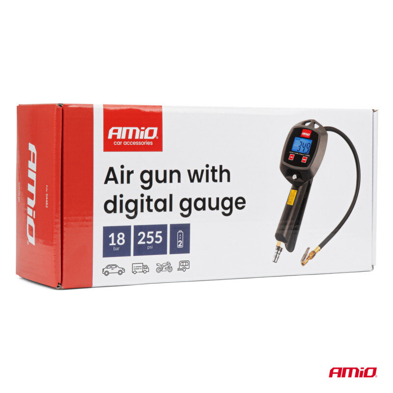 Opakowanie produktu z napisem \'Air gun with digital gauge\' oraz logo \'AMiO\'. Widoczny jest obraz pistoletu do pompowania kół z cyfrowym manometrem, a także informacje \'18 bar\' i \'255 psi\'.
