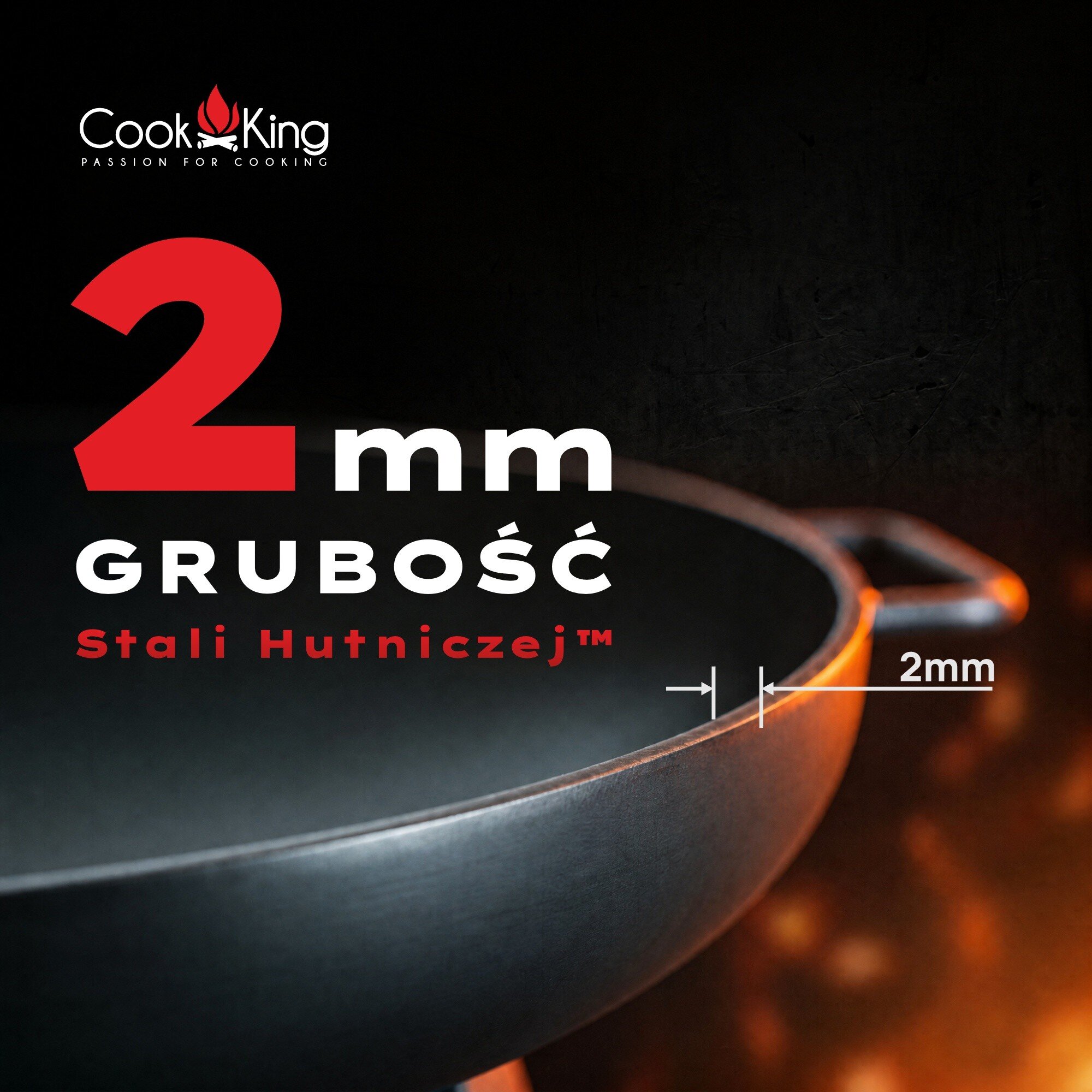 Obraz przedstawia palenisko ogrodowe z napisem \'2 mm GRUBOŚĆ Stali Hutniczej™\'. Widoczne jest logo Cook King oraz oznaczenie grubości 2 mm na krawędzi paleniska.