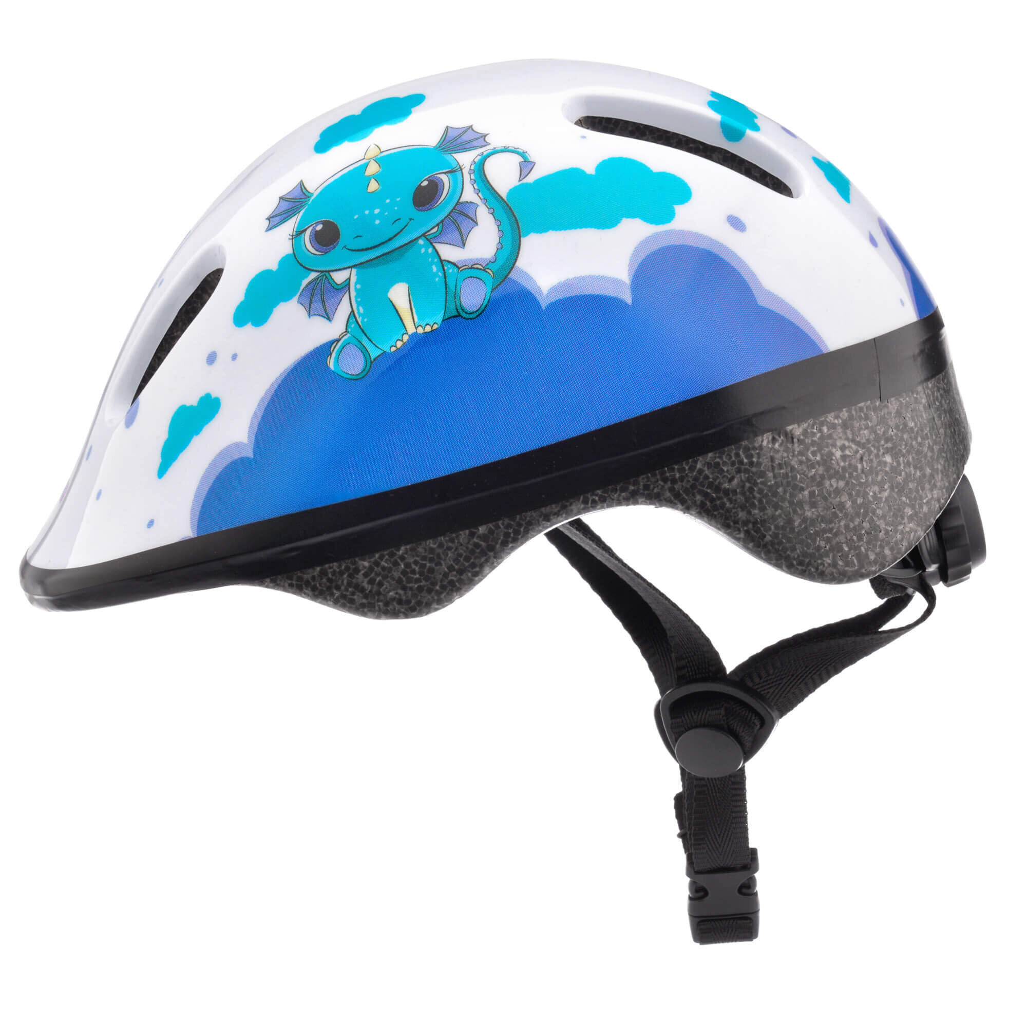 Kask rowerowy z grafiką niebieskiego smoka na tle chmur, posiada regulowany pasek pod brodą.