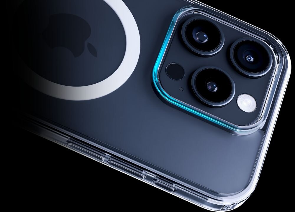 Obraz przedstawia przezroczyste etui na telefon z widocznymi trzema obiektywami aparatu i logo w kształcie jabłka. Etui ma wyraźnie zaznaczone krawędzie i okrągły wzór wokół logo.