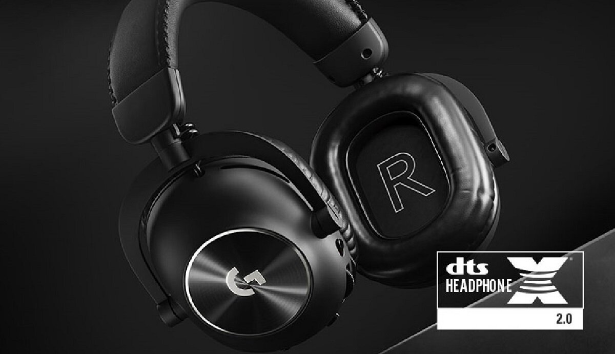 Czarne słuchawki nauszne z widocznym logo \'G\' na jednej z muszli. Obok znajduje się napis \'dts HEADPHONE X 2.0\'.
