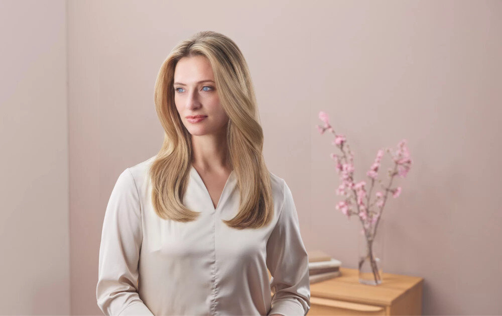 PANASONIC EH-NA0L-P825 1600W zdjęcie lifestyle Ochrona koloru i końcówek Technologie nanoe™ Moisture+ i Mineral chronić kolor włosów przed blaknięciem
