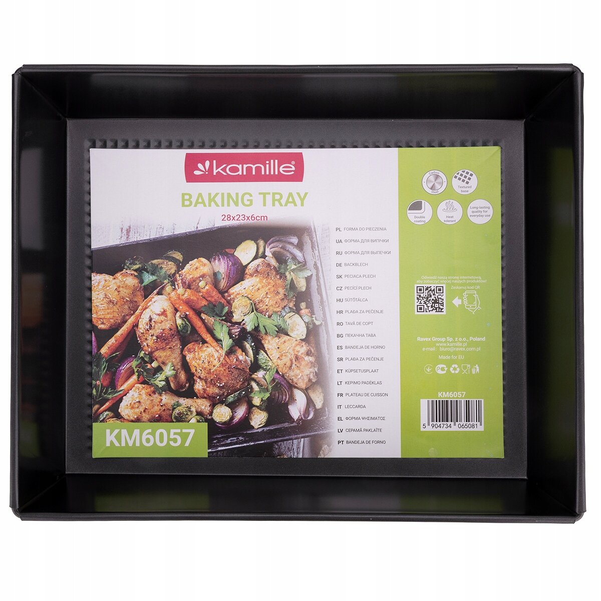 Czarna forma do pieczenia z etykietą przedstawiającą pieczone mięso i warzywa. Na etykiecie widnieje tekst: \'kamille BAKING TRAY 28x23x6cm KM6057\'.
