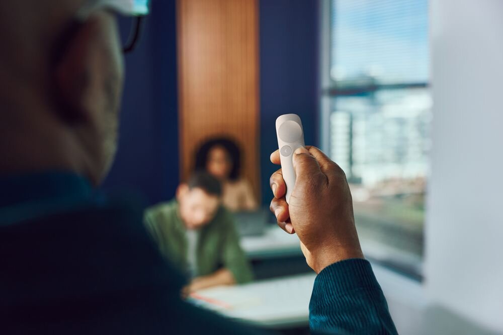 LOGITECH Spotlight 2 Logitech Spotlight 2 bezprzewodowy prezenter sterowanie slajdami wyróżnianie istotnych treści cyfrowego wskaźnika funkcji powiększenia PowerPoint, Google Slides, Keynote, Zoom i Microsoft Teams - 