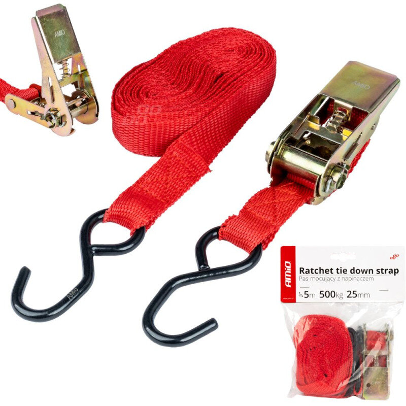 Na obrazie widoczny jest czerwony pas transportowy z napinaczem i metalowymi hakami. Opakowanie produktu zawiera tekst: \'AMiO Ratchet tie down strap Pas mocujący z napinaczem 5m 500kg 25mm\'.