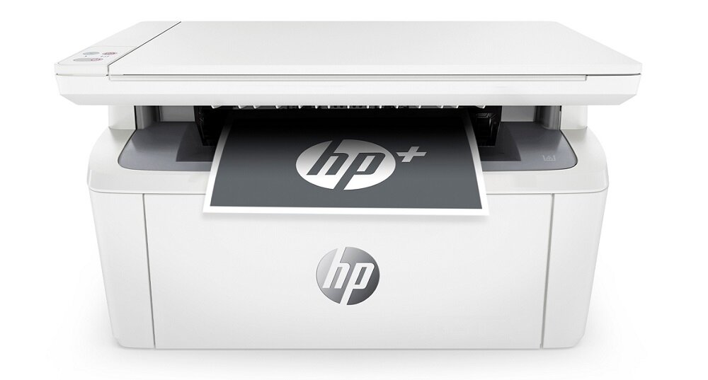 Białe urządzenie wielofunkcyjne z logo \'hp\' na przednim panelu, drukujące stronę z tym samym logo i napisem \'hp+\'.