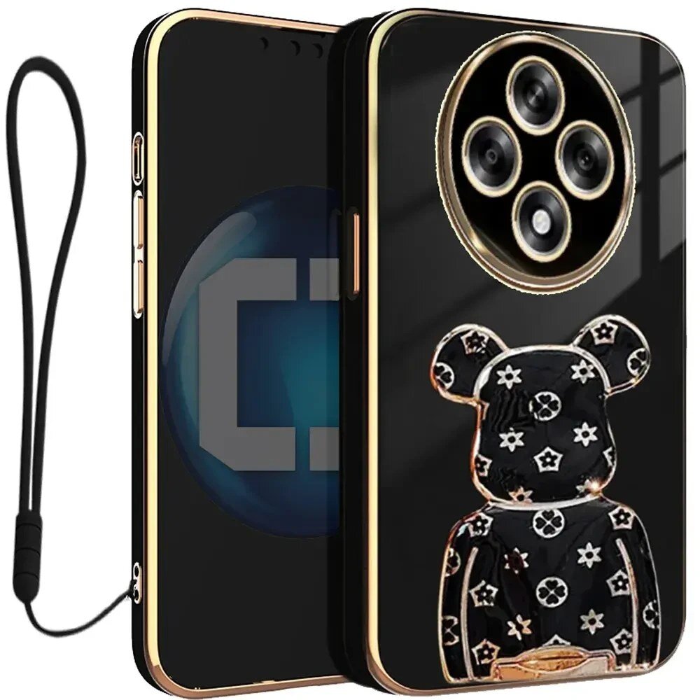 Czarne etui na telefon z ozdobnym wzorem misia i złotymi elementami, posiada otwór na aparat z czterema obiektywami. Do etui dołączona jest czarna smycz.