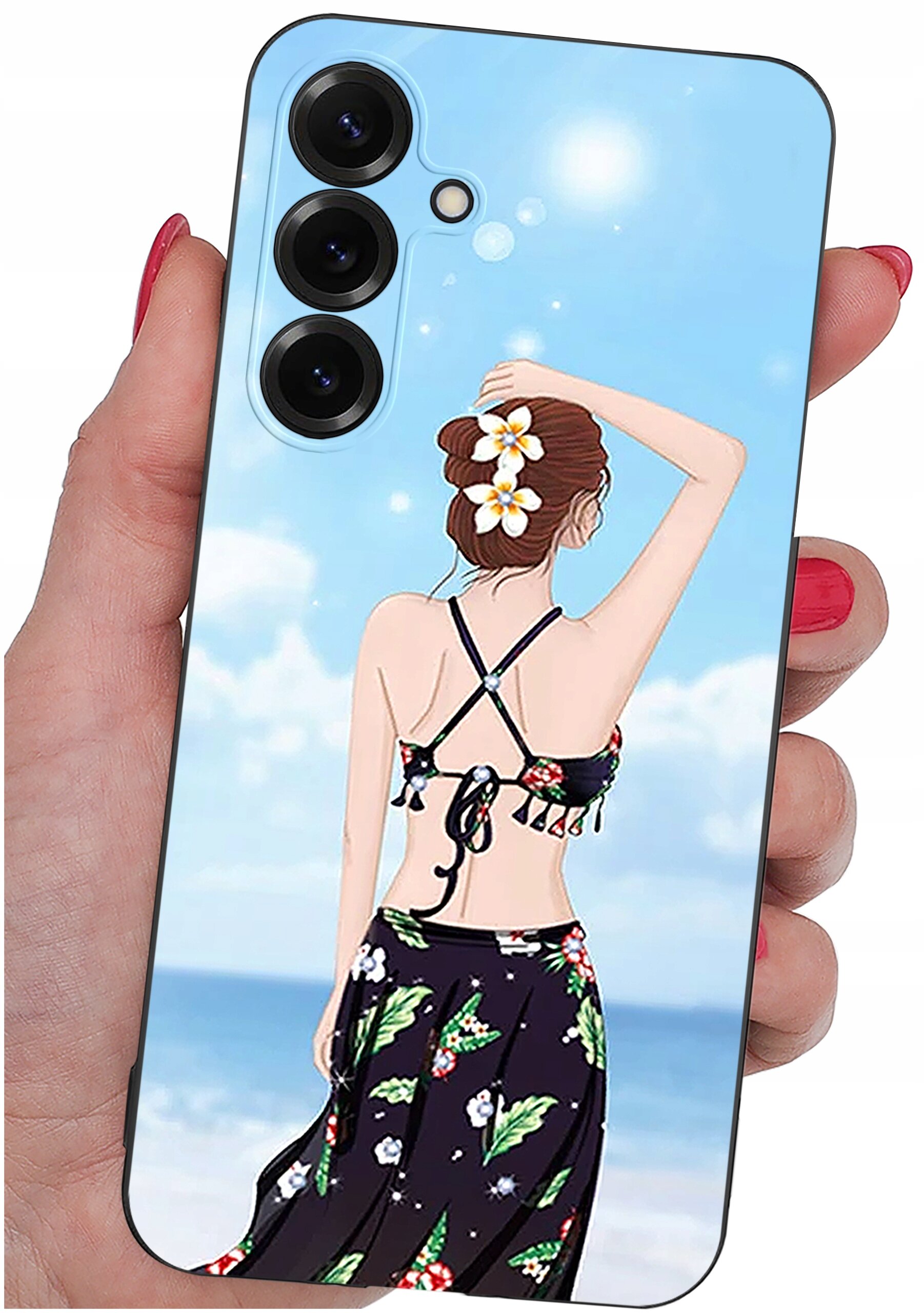Etui na telefon z grafiką przedstawiającą kobietę w stroju plażowym na tle nieba i morza. Etui trzymane jest w dłoni z pomalowanymi na czerwono paznokciami.