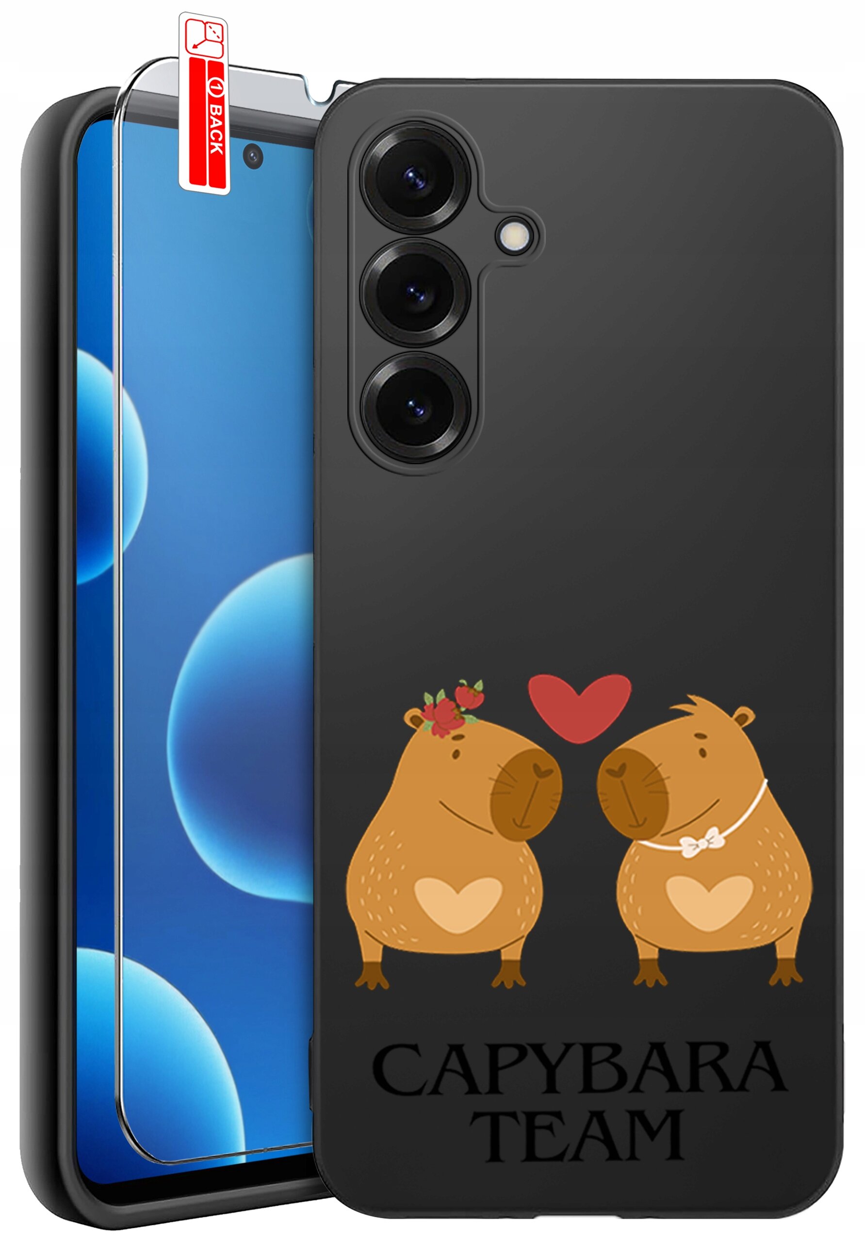 Czarne silikonowe etui na telefon z grafiką dwóch kapibar, sercem i napisem \'CAPYBARA TEAM\'. Obok etui znajduje się szkło ochronne z oznaczeniem \'BACK\'.
