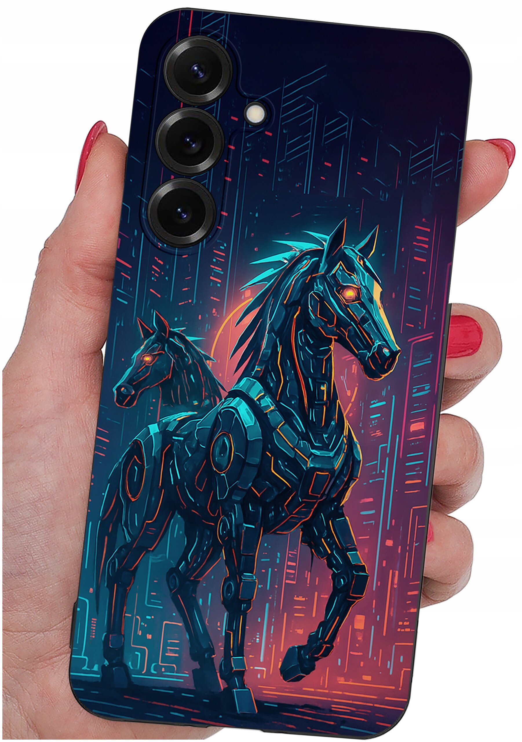 Etui na telefon z grafiką przedstawiającą dwa futurystyczne konie w stylu cyberpunkowym, trzymane w dłoni z pomalowanymi na czerwono paznokciami. W tle widoczne są abstrakcyjne wzory przypominające miasto nocą.
